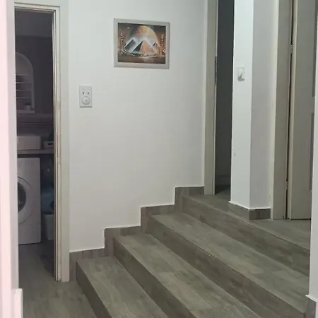 Holiday home Piramida - Zavojsko Jezero Bukorovac